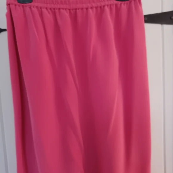 Papell Too Brand Woman's 2pc Suit. - Picture 4 of 11